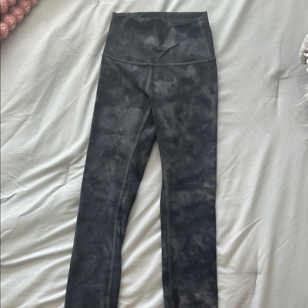 Lululemon size 0 black marble leggings 28 inch